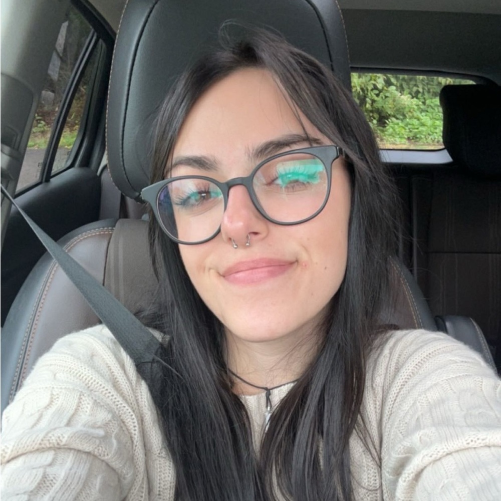 Meet your Posher, Maddie